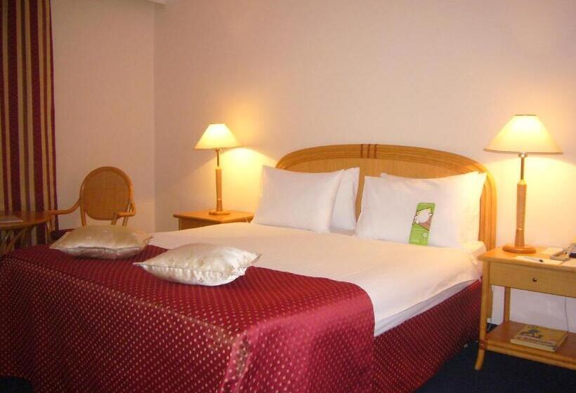 Номер Superior, Ramada By Wyndham Sofia City Center