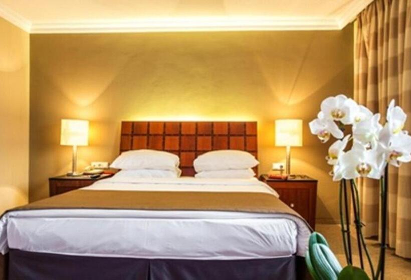 Люкс, Ramada By Wyndham Sofia City Center