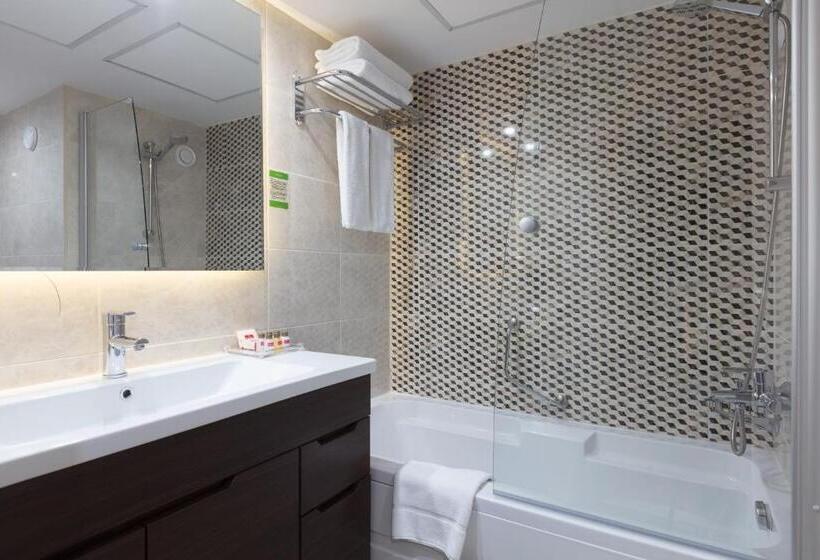 Номер Стандарт, Ramada By Wyndham Sofia City Center