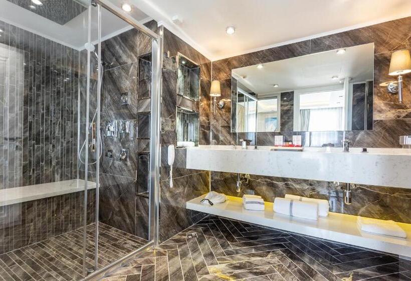 Президентский Люкс, Ramada By Wyndham Sofia City Center