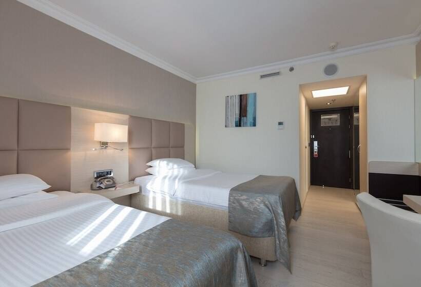 Номер бизнес-класса, Ramada By Wyndham Sofia City Center