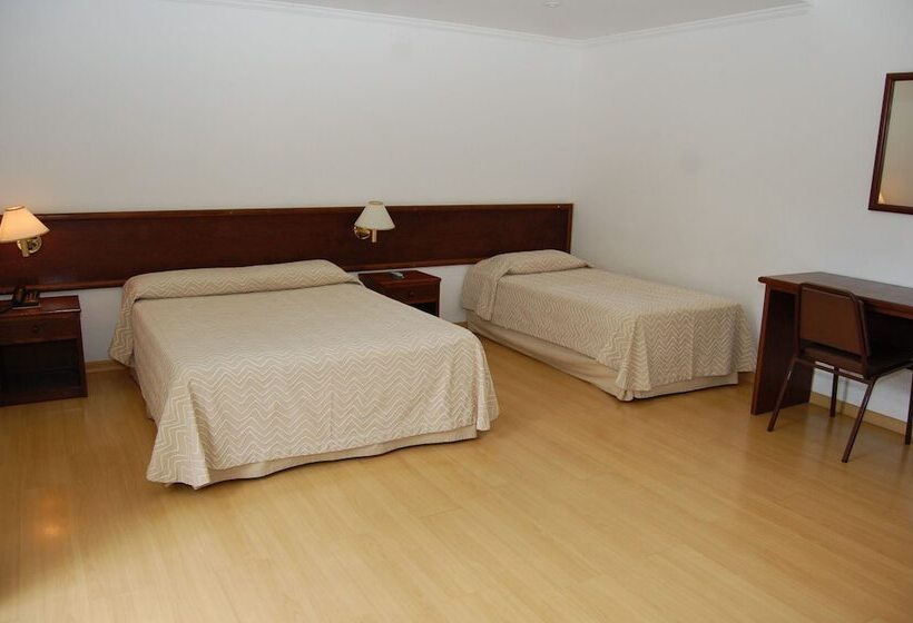 高级三人间, Vitoria Palace