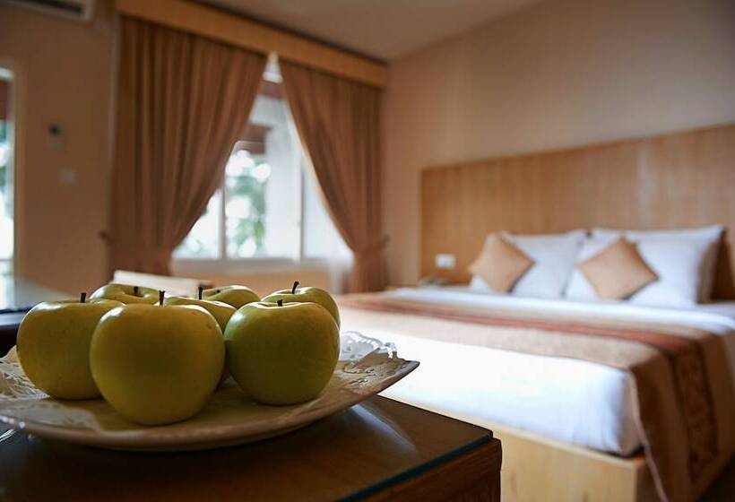 Номер Deluxe Вид на Море, Berjaya Hotel Colombo