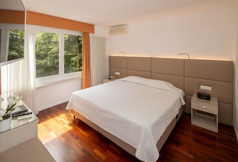 Family Suite, Campione