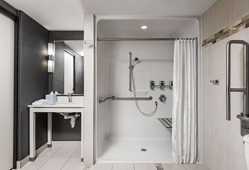 スイート, Four Points By Sheraton London