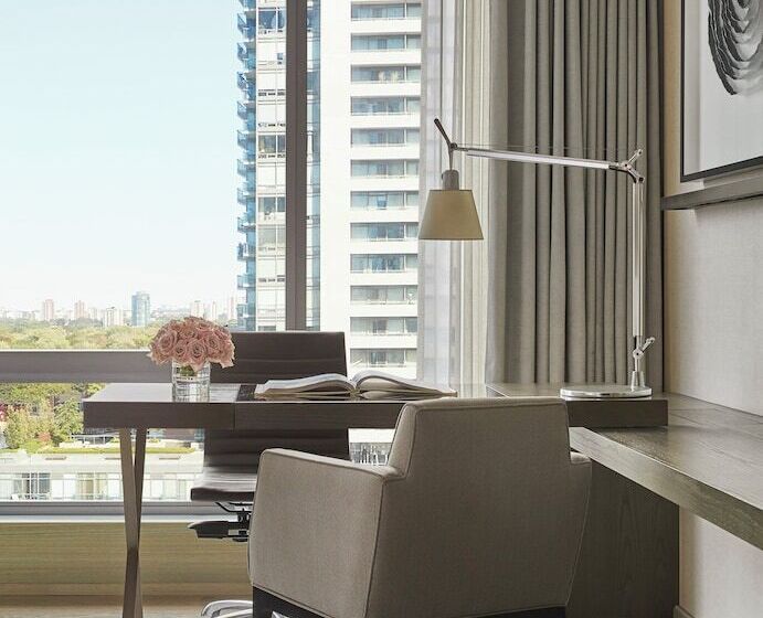 スーペリアールーム, Four Seasons Hotel Toronto