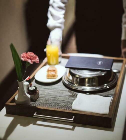 带大床的高级房间, Rosewood Hotel Georgia
