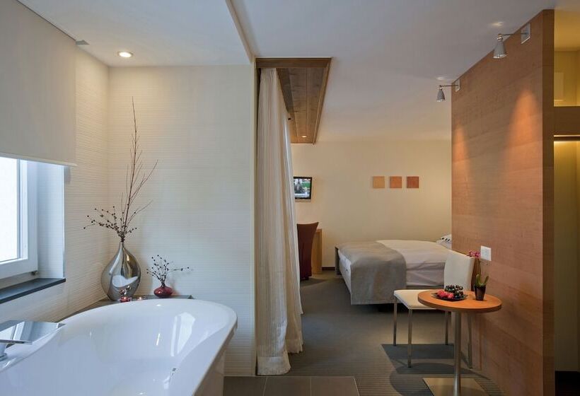 اتاق سوپریور, Allalin Saas Fee