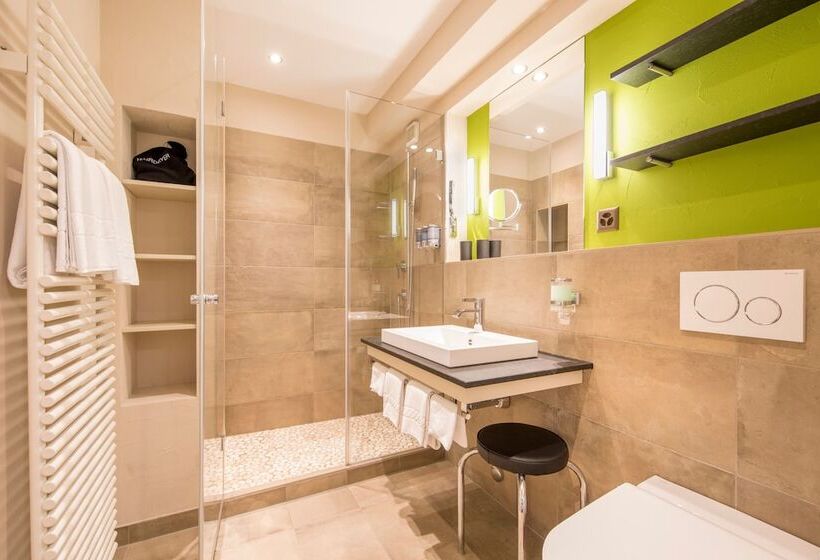 Habitación Triple Clásica, Belvedere Swiss Quality