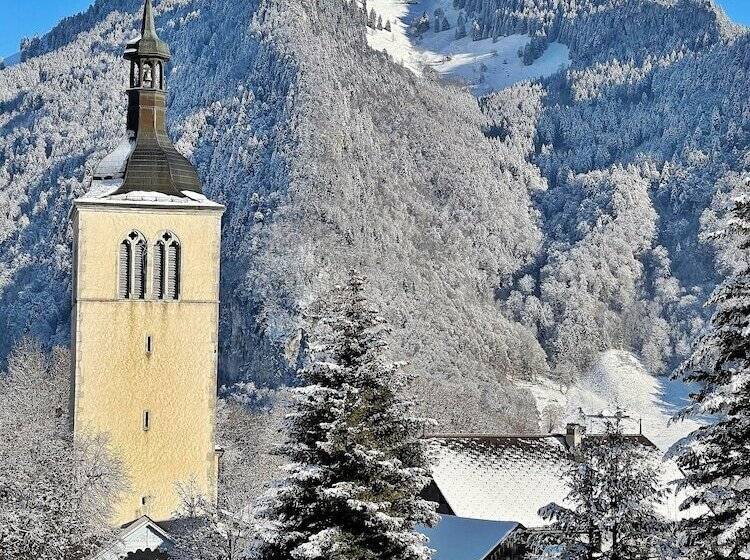 Номер Стандарт, Le Saint Georges