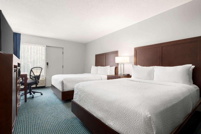 سوییت جونیور, Novotel Abidjan Plateau