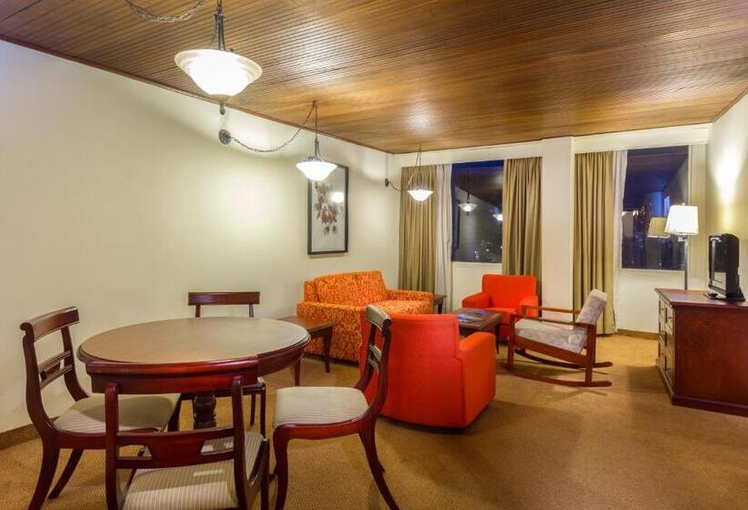 سوییت جونیور, Dann Av. 19