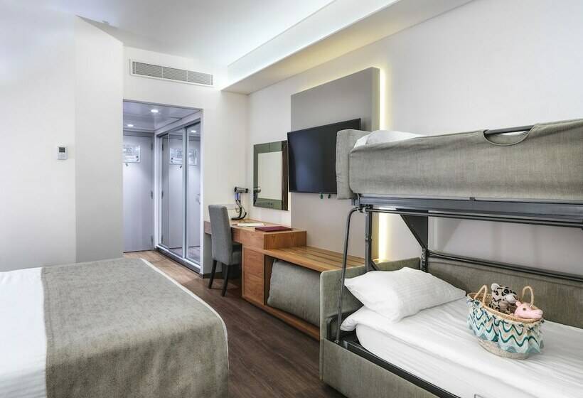 家庭间, St Raphael Resort