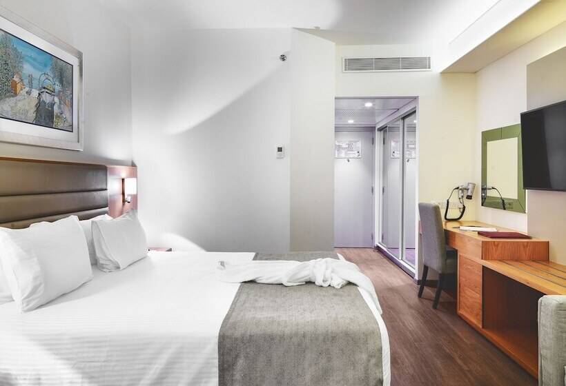 家庭间, St Raphael Resort