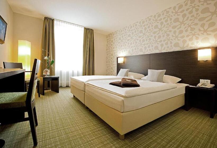 اتاق سوپریور, President