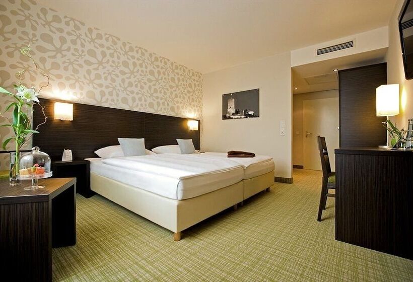 اتاق سوپریور, President