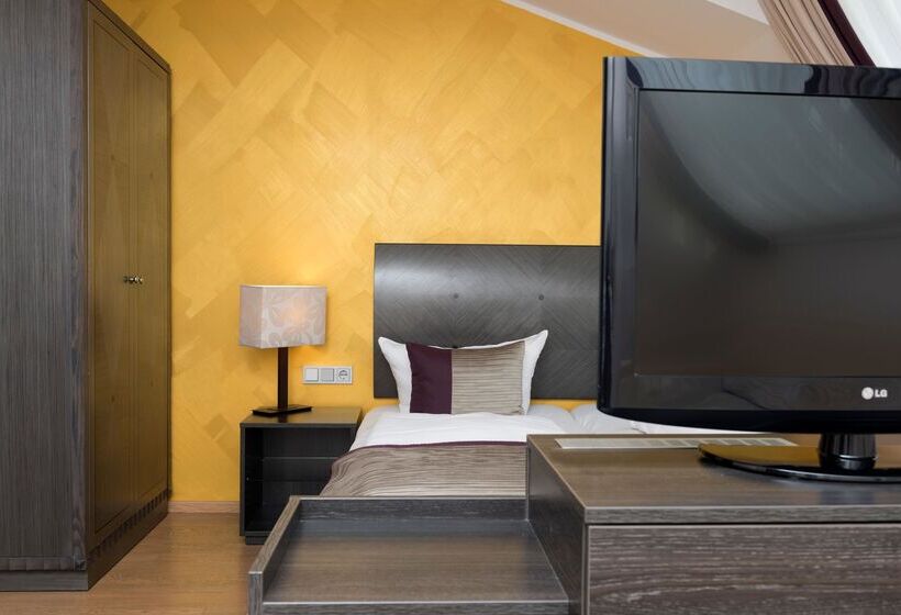 Полулюкс, Wyndham Duisburger Hof