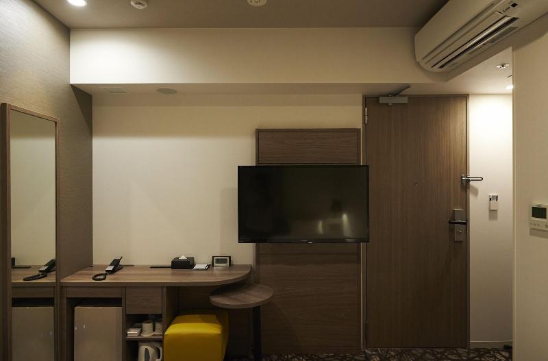 اتاق اکونومی, Continental Frankfurt