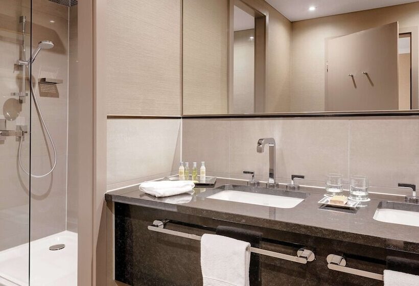 سوییت جونیور, Hilton Munich City