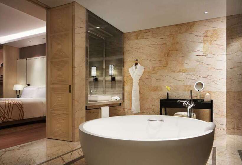 اتاق اجرایی با تخت بزرگ, Hilton Munich City