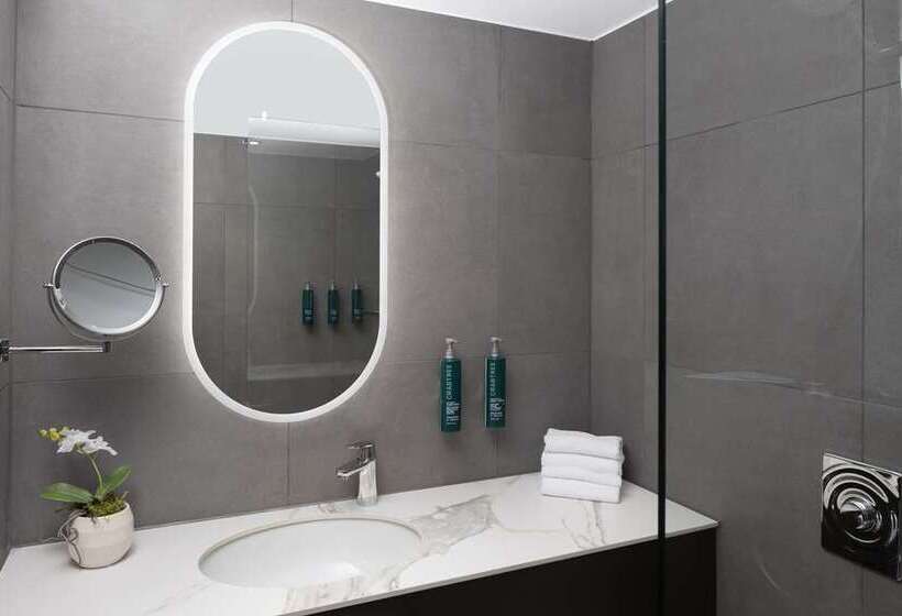 اتاق اجرایی با تخت بزرگ, Hilton Munich City
