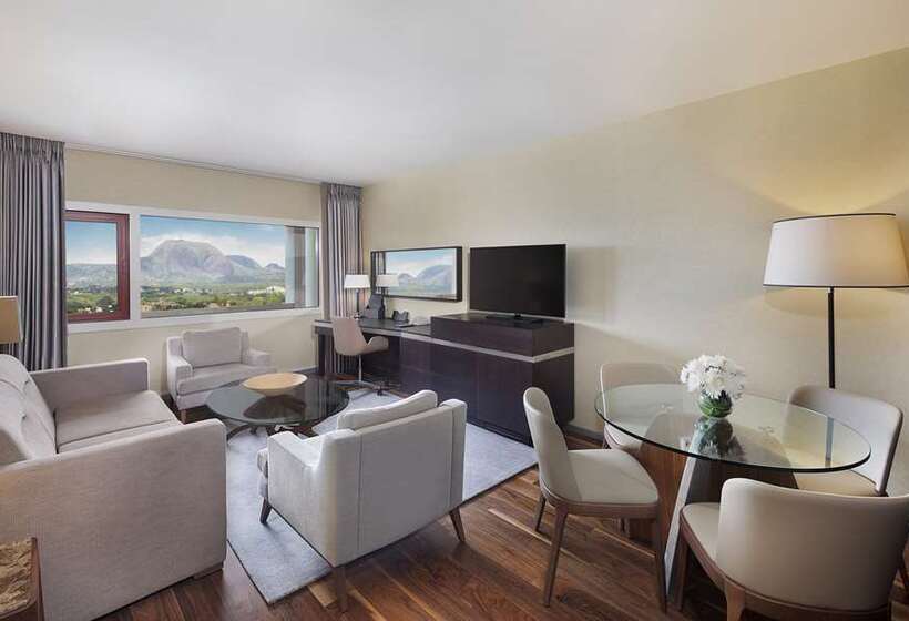 اتاق اجرایی با تخت بزرگ, Hilton Munich City