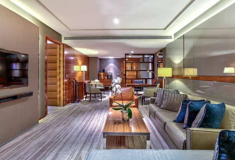 اتاق اجرایی با تخت بزرگ, Hilton Munich City