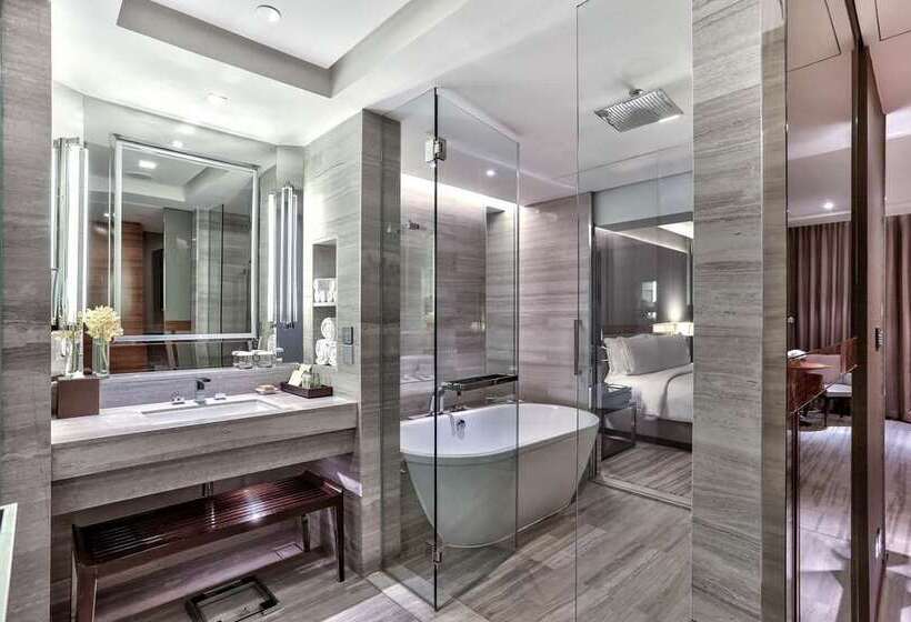 اتاق اجرایی با تخت بزرگ, Hilton Munich City