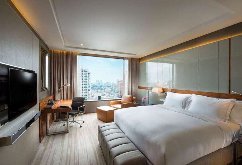 اتاق اجرایی با تخت بزرگ, Hilton Munich City