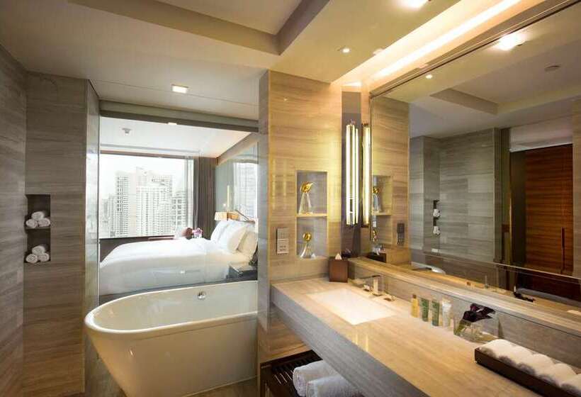 اتاق اجرایی با تخت بزرگ, Hilton Munich City