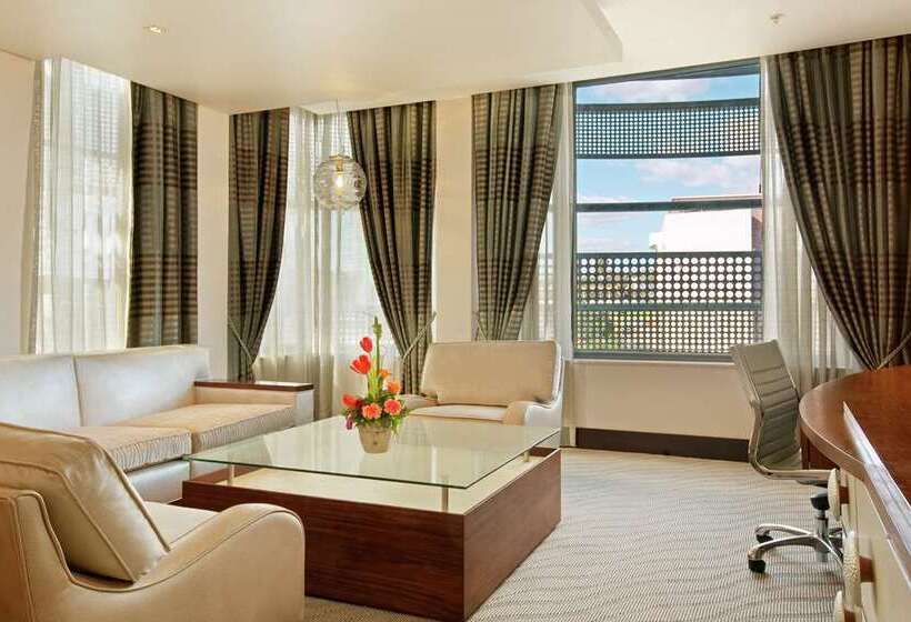 اتاق اجرایی با تخت بزرگ, Hilton Munich City