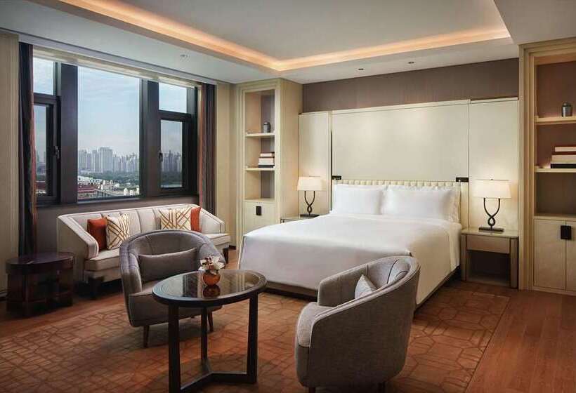 اتاق اجرایی با تخت بزرگ, Hilton Munich City