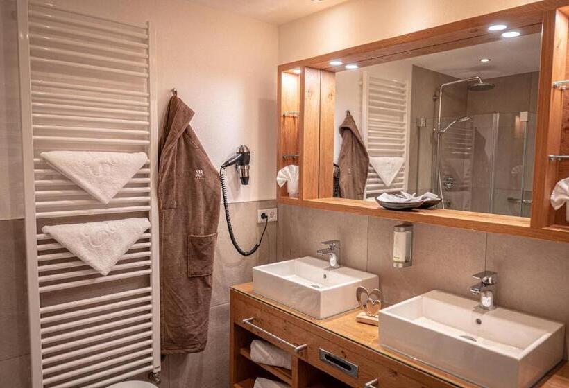 Номер Deluxe с Балконом, Parkhotel Burgmühle
