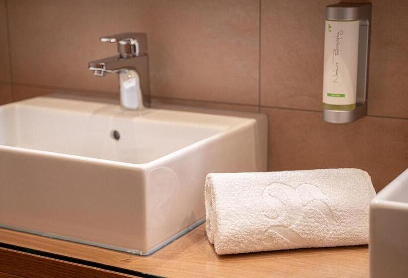 Номер Deluxe с Балконом, Parkhotel Burgmühle