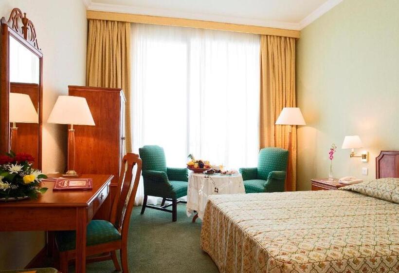 اتاق استاندارد, Treffen House Doha   Souq Waqif And Next To Msheireb Metro Station