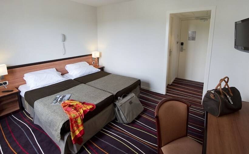 Четырехместный Номер Стандарт, The Originals City, Hôtel Astoria Vatican, Lourdes