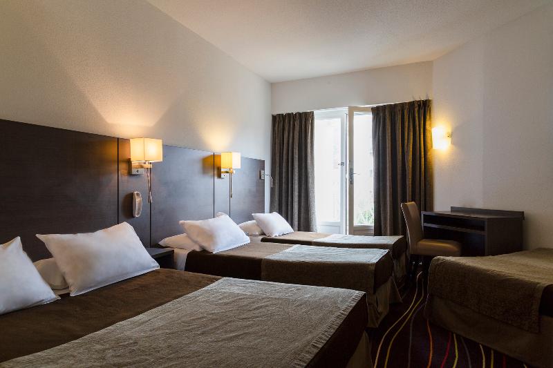 Номер Стандарт Трехместный, The Originals City, Hôtel Astoria Vatican, Lourdes
