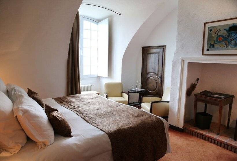اتاق کلاسیک, Chateau De Mercues