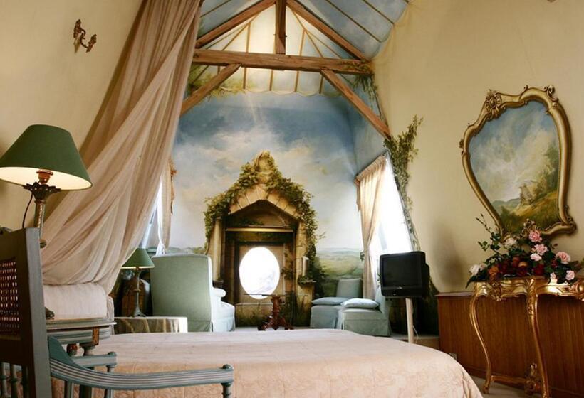 Люкс Дюплекс, Hôtel De France