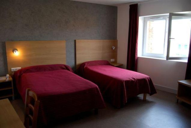 Семейный Номер, Hôtel De France