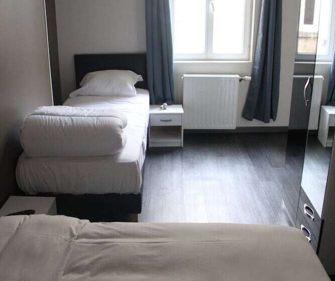 Номер Стандарт Трехместный, Hôtel De La Boëtie