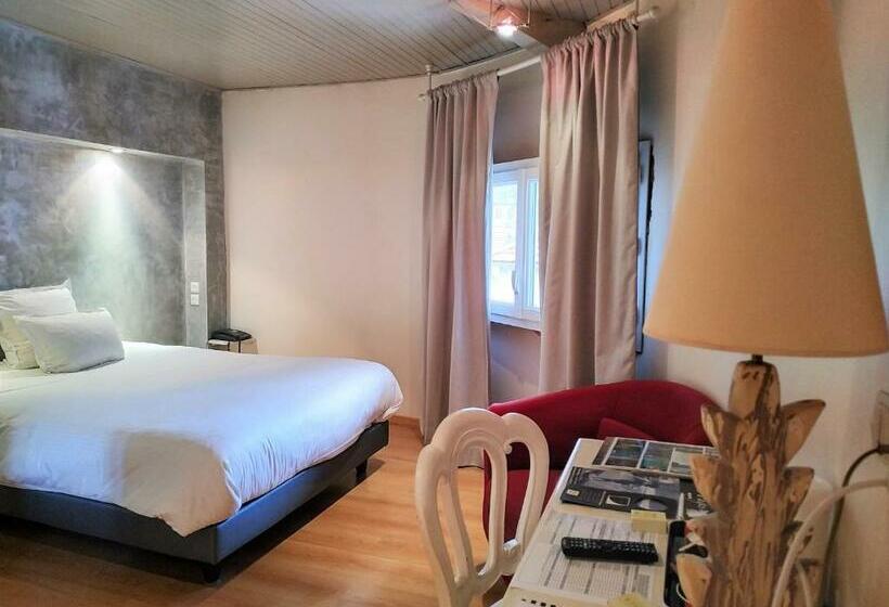 Номер Стандарт, Logis Hôtel Les Pages