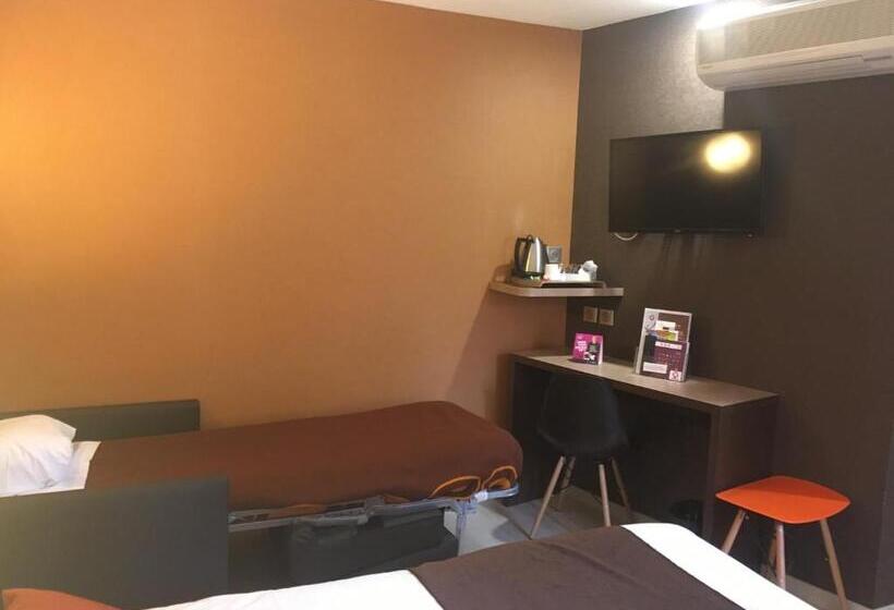 اتاق راحتی سه تخته, The Originals City, Hôtel Le Boeuf Rouge, Saintjunien