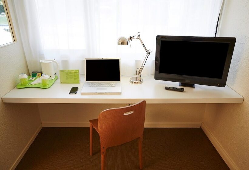 Номер Стандарт, Campanile Hotel Compiegne