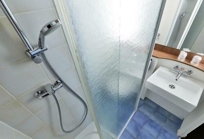 Номер Стандарт, Campanile Paris Ouest   Porte De Champerret Levallois