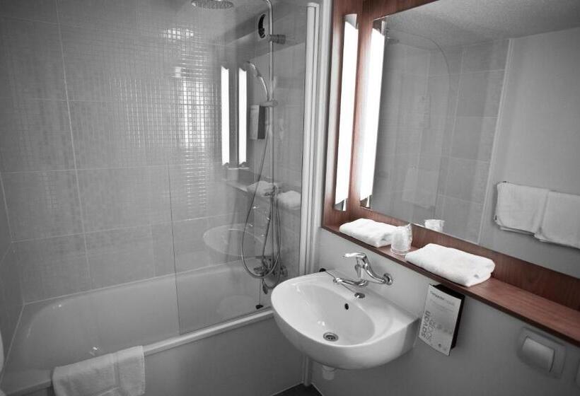 Номер Комфорт, Brit Hotel Quimper Sud