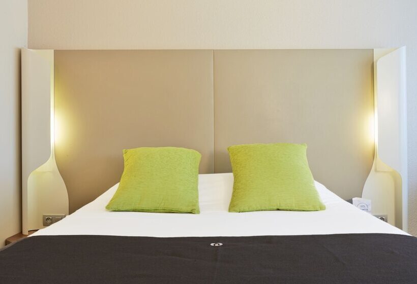 Номер Стандарт, Campanile Hotel Senlis