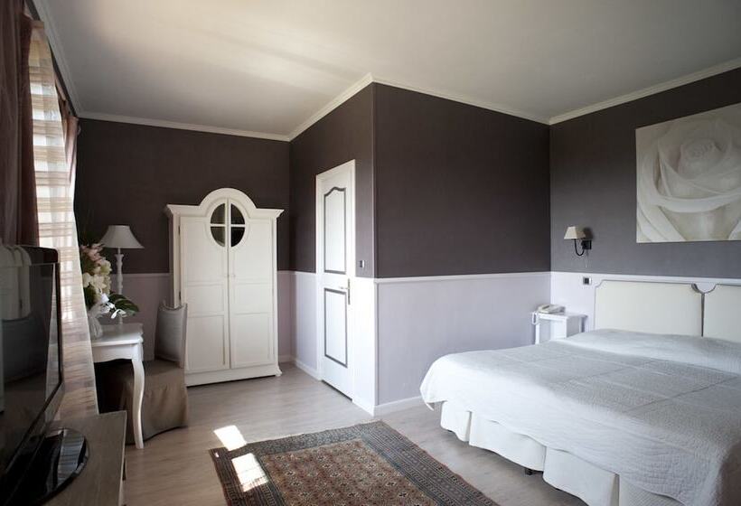 Номер Комфорт, La Petite Auberge