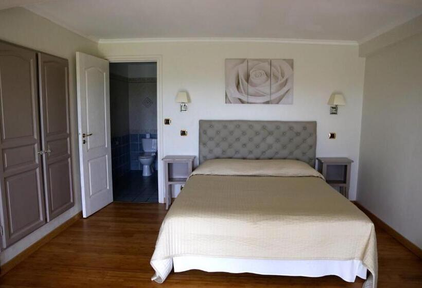 Номер Престиж, La Petite Auberge