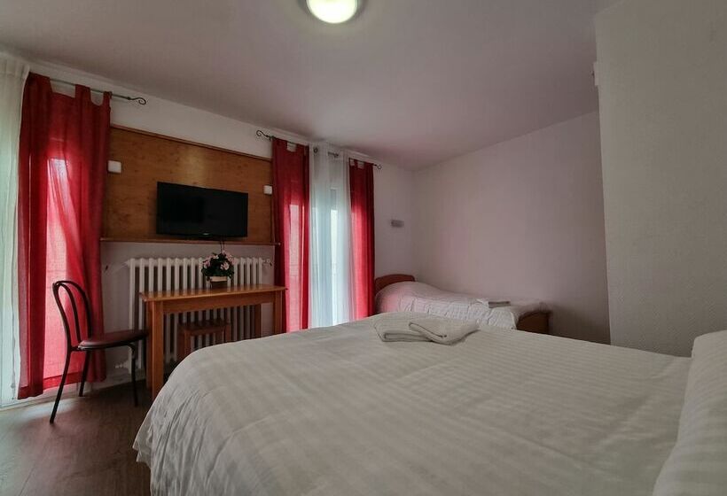 Номер Стандарт Трехместный, Le Catalan   Hôtel Et Appartements